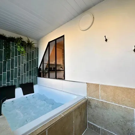 Apartman Splendide Loft Avec Jacuzzi Et Cinema - Cap D'agde